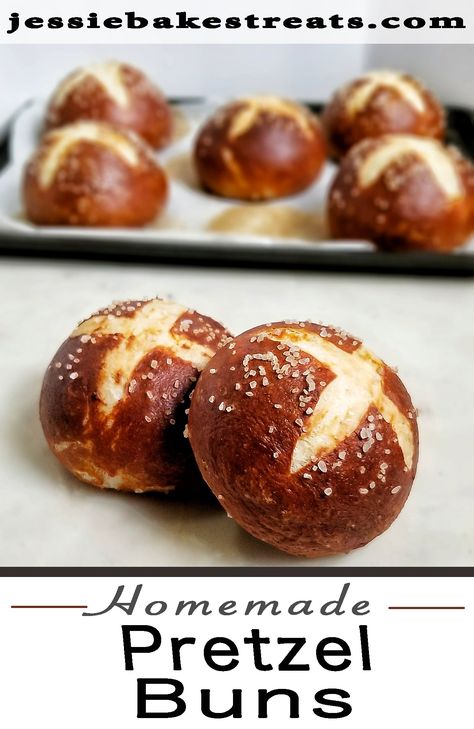 Soft Pretzel Buns Recipe, Pretzel Burger Buns, Easy Pretzel Buns Recipe, Pretzel Rolls Recipe Easy, Homemade Hamburger Buns No Yeast, Pretzel Slider Buns, Homemade Sandwich Buns, Pretzel Rolls Sandwich, Pretzel Hamburger Buns