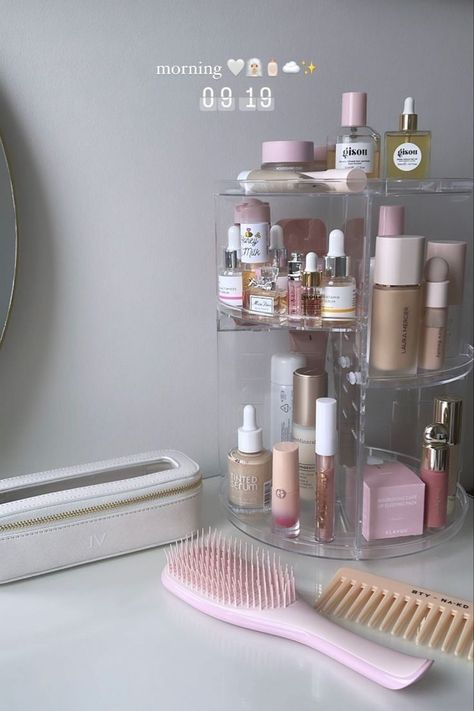 Pink Pastry, Rangement Makeup, Skincare Organization, Room Makeover Bedroom, Dream Room Inspiration, Room Makeover Inspiration, Clean Room, Cosmetic Organizer, Cosmetic Storage