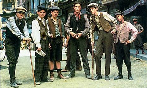 Underdogs of Disney Newsies Costume, 1920s Mens Fashion, 1920s Men, Jack Kelly, Disney Musical, Disney Blog, Newsies, Christian Bale, 1920s Fashion