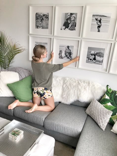 How to decorate your living room with family photos Gray Couch, Family Photo Wall, Photos Wall, Trendy Wall Decor, Dekorasi Kamar Tidur, Paint Wall, Living Room Cabinets, Living Room Diy, Diy Paint