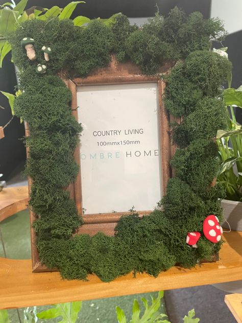 Handmade moss photo frame. Check out mirror_mirror_in_the_woods on Instagram for more. Based in Australia Moss Photo Frame, 1st June, Preserved Moss, Program Ideas, Maximalism, Mirror Mirror, Country Living, Photo Frame, Australia