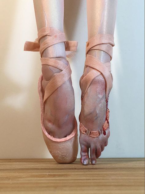 Ballerina Drawing, Feet Drawing, Foot Anatomy, Ballet Dance Photography, Ballet Clothes, Ballet Photography, 1st Place, Pointe Shoes, Dance Fashion