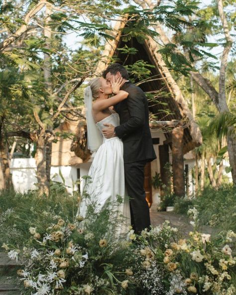 The iconic ‘Call Her Daddy’ host, Alex Cooper, has tied the knot to producer Matt Kaplan in a sun-kissed paradise along the Mexican coast, 4 years after meeting. 
#AlexCooper #DestinationWedding #Mexico Wedding Rocks, Cooper Wedding, Bride 2024, Wedding Dress For Bride, Alex Cooper, Instagram Event, Mexican Beaches, Vogue Wedding, Satin Wedding Dress