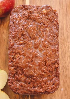 Healthy Apple Zucchini Bread: A Delicious and Nutritious Dessert Option Apple Zucchini Bread, Pumpkin Zucchini Bread, Apple Zucchini, Nutritious Desserts, Pumpkin Oatmeal Cookies, Almond Bread, Spice Bread, Zucchini Bread Recipe, Healthy Zucchini