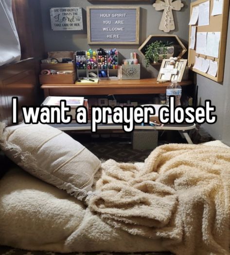 Aesthetic Christian Room Decor, Christian Bedroom Ideas, Christian Life Aesthetic, Christian Whispers, Christian Room, Christian Girlie, Christian Vision Board, Prayer Closet, Christian Board