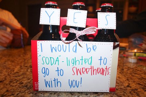 I'd be "soda"lighted - answer to dance invitation. Country Prom, School Dance Ideas, Funny Prom, Prom Posters, Proposal Candles, Asking To Prom, Cute Prom Proposals, Dance Proposal, Sadie Hawkins