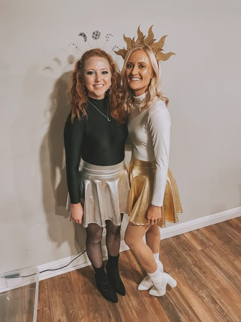 Womens Moon Costume, Sun And Moon Best Friend Costume, Diy Sun And Moon Costume, Star Halloween Costume Women, The Sun Costume Women, Day And Night Costume Halloween, Night And Day Halloween Costume, Sun And Moon Costume Ideas, The Sun Halloween Costume