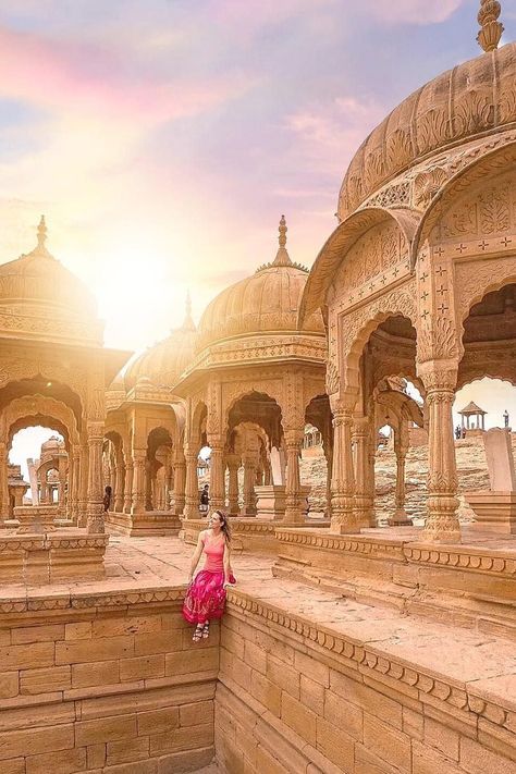 Jaisalmer Photography Poses, Jaisalmer Photography Travel, Jaisalmer Photography, Desert Photoshoot Ideas, City Palace Jaipur, Traveling Nature, Jaipur Travel, Sarah Brown, India Travel Places