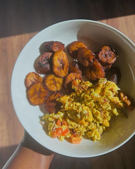 Nigerian Breakfast, Fried Plantain, Nigerian Style, Broken Egg, Plantains Fried, Weekend Breakfast, Food Board, Scrambled Eggs, Fried Egg