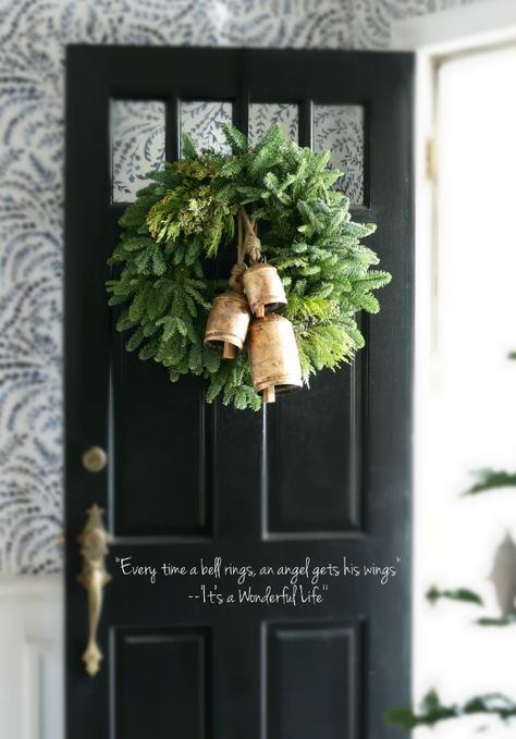 Bells On Wreath, Wreath On Door, Julkransar Diy, Cooking Photography, Christmas Porch Decor, Christmas Greenery, Christmas Porch, Merry Little Christmas, Christmas Floral