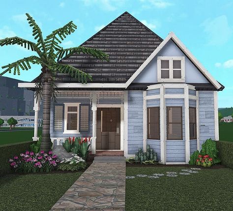 Beach House Layout, Beachside House, Cottage Core Bloxburg House, Bloxburg Cottage, Bloxburg Beach House, Small Beach Houses, House Decorating Ideas Apartments, Small House Layout, Tiny House Layout