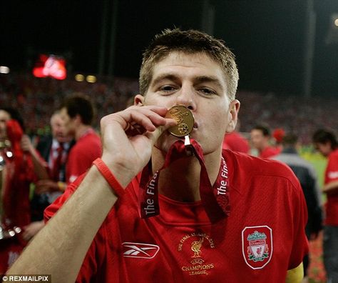 Gerrard Liverpool, Stevie G, Liverpool Legends, Champions League Football, This Is Anfield, Captain Fantastic, France Football, Liverpool Players, Football Tips