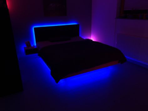 Led Lights Behind Bed Headboards, Bed Led Lights, All Black Room, Bilik Lelaki, Vibey Rooms, Mens Room Decor, Led Room, Mens Bedroom Decor, Led Bed