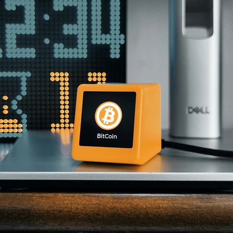 BitCoin Stock Price Display Tracker Ticker Cryptocurrency in Real Time On Desktop Gadget BTC ETH DOGE Weather Clock - AliExpress Weather Clock, Price Display, Gadget Tecnologici, Desk Gadgets, Desktop Gadgets, Desktop Clock, Desk Clocks, Time Clock, Smart Gadget