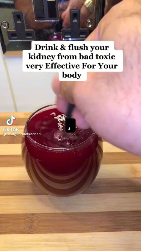 Try this Kidney Flush Regemine! It consists of Ginger, garlic, beets, and red onions. Click the link in bio for herbs to support the immune system! Get 15% off on two Sea Moss Capsules bottles. #kidney #cleansing #detox #kidneydetox | Tasted Vegan | Tasted Vegan · Original audio Healthy Juicer Recipes, Healthy Juice Drinks, Detox Kur, Best Smoothie, Juicer Recipes, Healthy Drinks Smoothies, Healthy Juice Recipes, Smoothie Diet Plans, Meal Replacement Smoothies