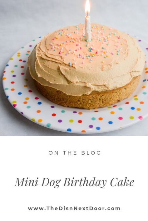 Dog Birthday Cake Recipe, Dog Cake Recipes, Cake Dog, Peanut Butter And Banana, Dog Biscuit Recipes, Easy Dog Treats, Healthy Dog Treats Homemade, Cake Mini, Dog Treats Homemade Recipes