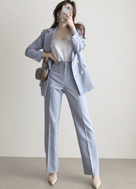 Power Dressing Women, Dress Up Style, Semi Formal Outfits For Women, Formal Attire For Women, Corporate Baddie Outfits, Formal Suits For Women, Korean Suit, Executive Presence, Smart Casual Women Outfits