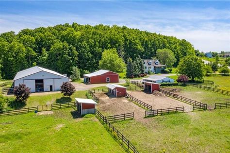 Post And Rail Fence, Cheap Houses For Sale, Horse Farm Ideas, Loafing Shed, Dream Horse Barns, Horse Barn Plans, Dream Farm, Farm Layout, Ranches For Sale