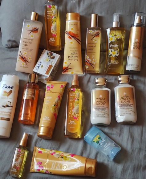 Vanilla Perfumes, Vanilla Scents, Fragrance Lab, Bath N Body Works, Perfume Body Spray, Vanilla Perfume, Body Hygiene, Bath And Body Works Perfume, Shower Skin Care