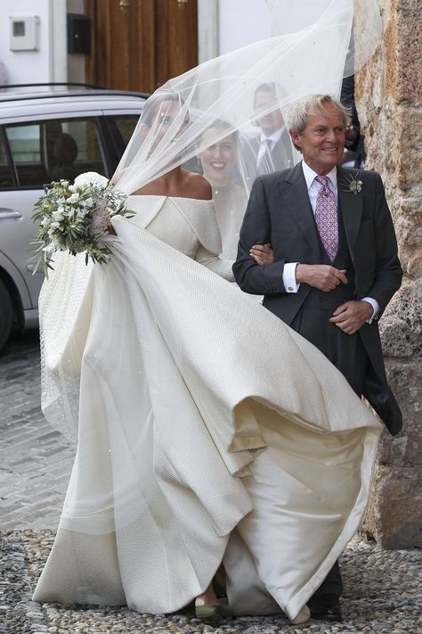 Image Charlotte Wellesley, Lady Charlotte Wellesley, Weading Dress, Famous Weddings, Royal Wedding Gowns, Wedding Fail, Spanish Wedding, Royal Wedding Dress, Royal Dresses