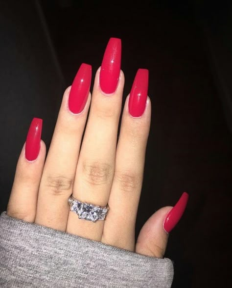 pinterest: @mylittlejourney | tumblr: @toxicangel | twitter: @stef_giordano | ig: @stefgphotography Red Coffin, Unghie Sfumate, Red Acrylic Nails, Nails 2020, 2020 Trends, Nails Toes, Manicure E Pedicure, Best Acrylic Nails, Gorgeous Nails