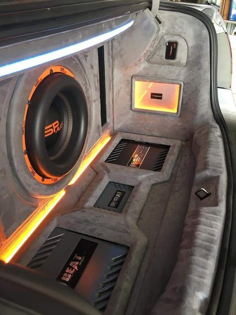 Amp Rack Car Audio Ideas, Car Audio Ideas, Modificaciones Jeep Xj, Diy Car Audio, Discovery Car, Ford Mustang Interior, Car Audio Fabrication, Car Stereo Speakers, Car Interior Upholstery