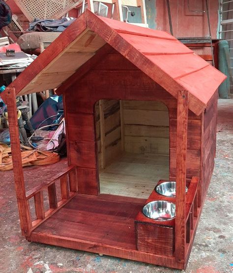 Wooden Dog House Outdoor, Simple Diy Dog House, Diy Small Dog House, Dog House Pallets Diy, Diy Dog House Outdoor Cheap, Diy Pallet Dog House, Dog House Diy Plans, Dog House Diy Outdoor, Diy Doghouse