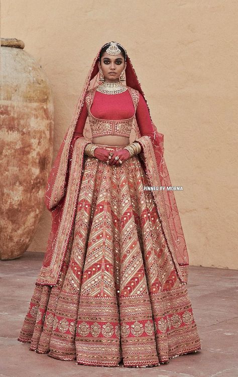 Bridal Lehenga Red Sabyasachi, Sabyasachi Lehenga Bridal, Bride Reception Dresses, Sabyasachi Bridal, Sabyasachi Mukherjee, Red Bridal Dress, Sabyasachi Lehenga, Wedding Lehenga Designs, Indian Bride Outfits