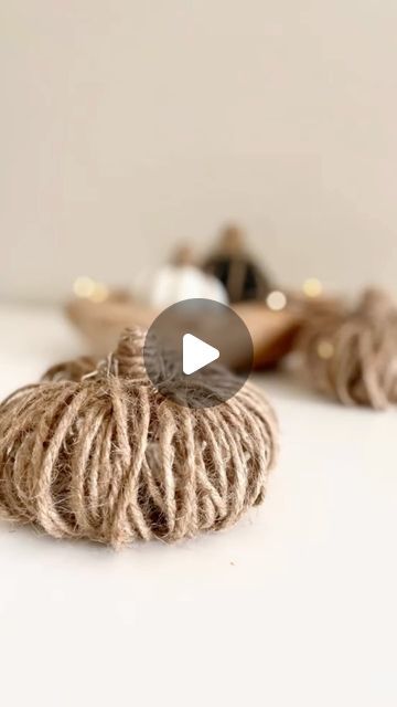 Twine Pumpkins Fall Crafts, Twine Pumpkins Diy Video, Pompom Pumpkins Diy, Jute Pumpkins Diy Video, Paper Twine Crafts, String Pumpkins Diy, Simple Halloween Diy Decor, Wool Pumpkins Diy, Make A Pumpkin