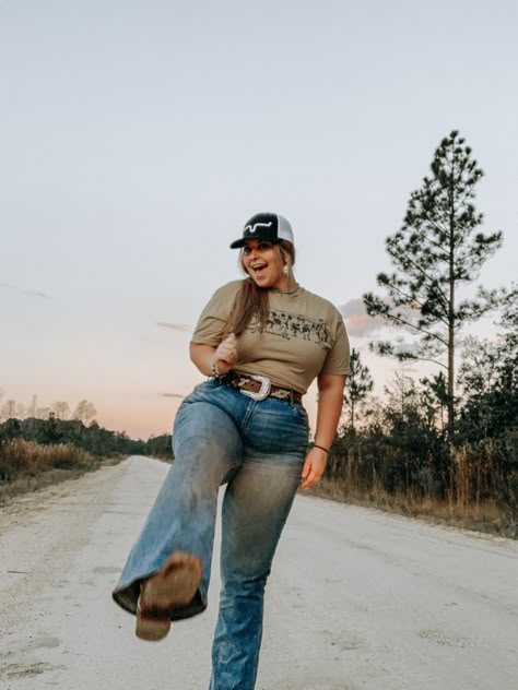 Casual Western Outfits Plus Size, Country Style Outfits Plus Size, Western Curvy Outfits, Mexican Cowgirl Outfits Plus Size, Country Outfits Midsize, Mid Size Country Outfits, Mid Size Cowgirl Outfits, Plus Size Southern Fashion, Plus Cowgirl Outfits