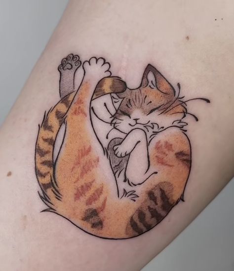 Cat Cute Tattoo, Orange Cat Tattoo, Simple Cat Tattoo, Minimalist Cat Tattoo, Cat Paw Tattoos, Cat Portrait Tattoos, Line Art Simple, Cat Tattoo Ideas, Kitten Tattoo