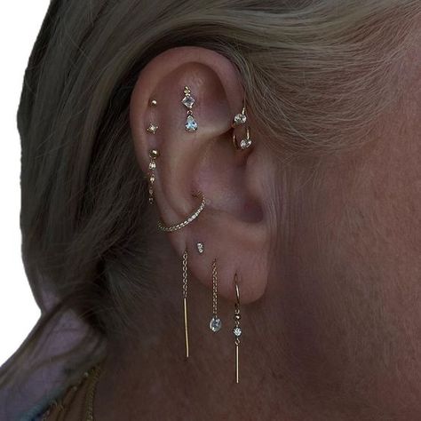 Minimalist Ear Piercings, Constellation Piercings, Unique Ear Piercings, Piercings Jewelry, Ear Peircings, Cool Ear Piercings, Pretty Ear Piercings, Cool Piercings, Cute Ear Piercings