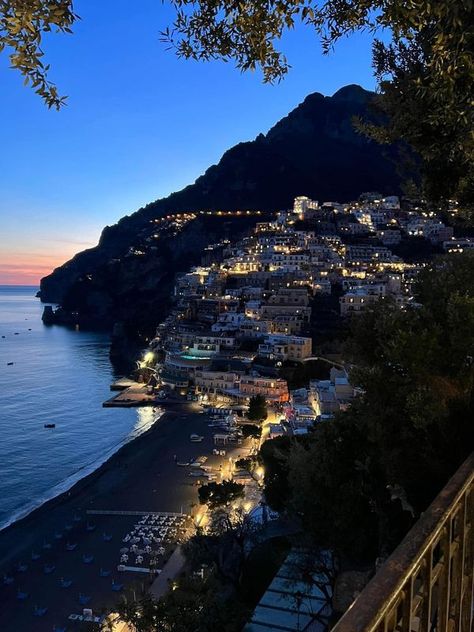 Sorrento , Positano & Amalfi Coast travel tips | Hii🙋🏽‍♀️ | Facebook Amalfi Coast At Night, Italy Coast, Soulmate Au, Amalfi Coast Travel, Amalfi Coast Italy, Italy Aesthetic, The Amalfi Coast, Sorrento, Positano