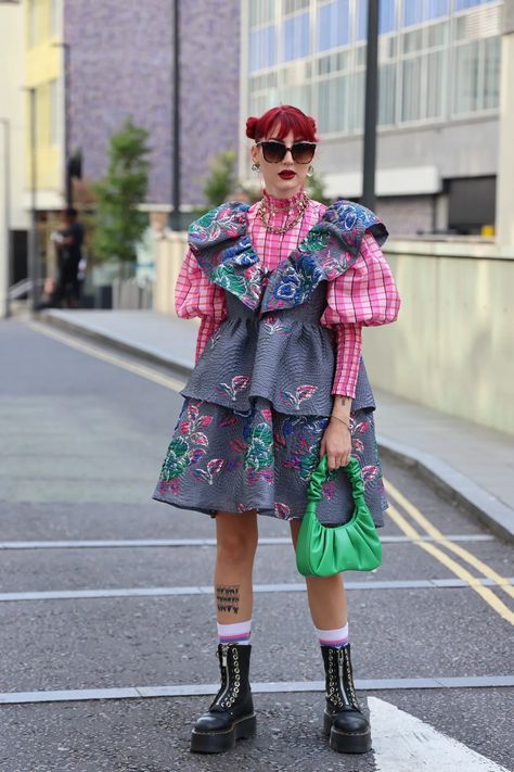 Maximalism Fashion, Maximalist Outfits, Maximalist Fashion, Quirky Fashion, Colourful Outfits, Cool Street Fashion, Street Style Outfit, Colorful Fashion, Fashion Week Spring