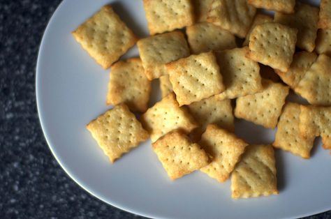 parmesan cream crackers Crackers Homemade, Cream Cracker, Mushroom Pate, Parmesan Crackers, Homemade Cheese Crackers, Cream Crackers, Cracker Recipe, Mark Bittman, Crackers Recipe