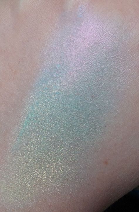 Pearlescent Skin, Iridescent Skin Aesthetic, Blue Iridescent Eye Makeup, Iridescent Glitter Makeup, Mermaid Shimmer Shadowsense, Blue Green Iridescent Fabric, Shiny Skin, Deck Pictures, Sephora Beauty