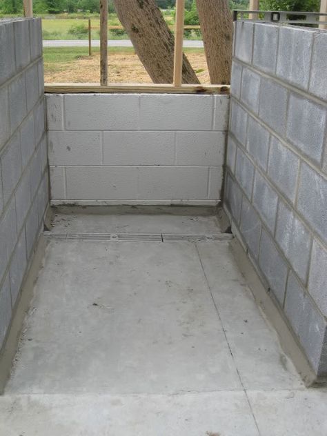 Dog Kennel Design Ideas - Page 2 note the slant on the grout along the base Dog Kennel Flooring, Kennel Business, K9 Kennels, Building A Dog Kennel, Dog Boarding Facility, Dog Boarding Kennels, Dog Kennel Designs, Dog Toilet, Pet Hotel