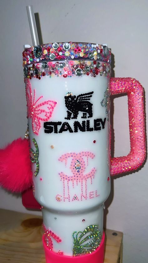 Customize your cup. ❤️ Stanley Decorated, Brown Stanley Cup, Stanley Decor, Stanley Ideas, Stanley Bottle, Cup Business, Stanley Products, Fancy Cup, Spiderman Gifts