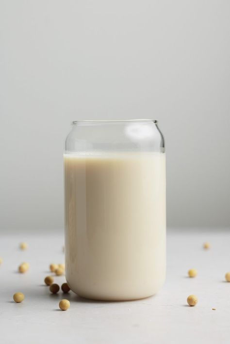 Soy Milk - How to Make Japanese Soy Milk - Okonomi Kitchen Soy Milk Recipes, Homemade Soy Milk, Vegan Lemon Bars, Sweet Potato Smoothie, No Bake Cookie Dough, Dairy Free Coffee, Japanese Sweet Potato, Vegan Caramel, Nut Milk Bag