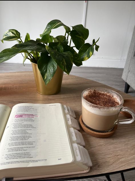 Coffee Bible Aesthetic, Morning Bible Time, Morning Quiet Time With God, Quite Time With God Routine, Bible Coffee Aesthetic, Bible And Coffee Aesthetic, Quiet Time With God Aesthetic, Time With Jesus Aesthetic, Godly Habits