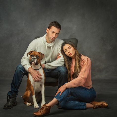 Studio Family Portraits With Dog, Family Pet Photography Studio, Pet Family Photos, Family Dog Photos, Dog Photoshoot Pet Photography, Family Pet Photography, Dog Family Portraits, Dog Photography Poses, Pet Photography Studio