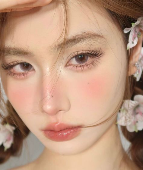 Makeup Cantik, Makeup Korea, Dewy Makeup Look, Angel Makeup, Asian Makeup Looks, Peach Makeup, Princess Makeup, Ethereal Makeup, Cute Makeup Looks