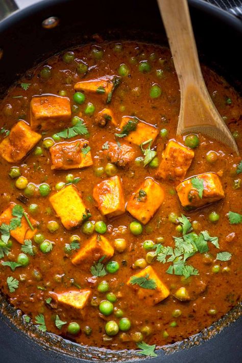 Mater Paneer, Paneer Recipes Indian, Dinner Pic, Veg Recipe, Cartoon Chef, Paneer Recipe, Random Recipes, Tomato Gravy, Cricket Wallpapers