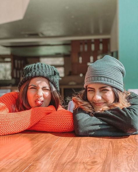 67.3k Likes, 154 Comments - Aashna Hegde (@aashnahegde) on Instagram: “❄️❄️” Tumblr, Sister Picture Poses, Aashna Hegde, Sisters Photoshoot Poses, Sister Poses, Bff Poses, Sisters Photoshoot, Friend Pictures Poses, Best Friend Poses