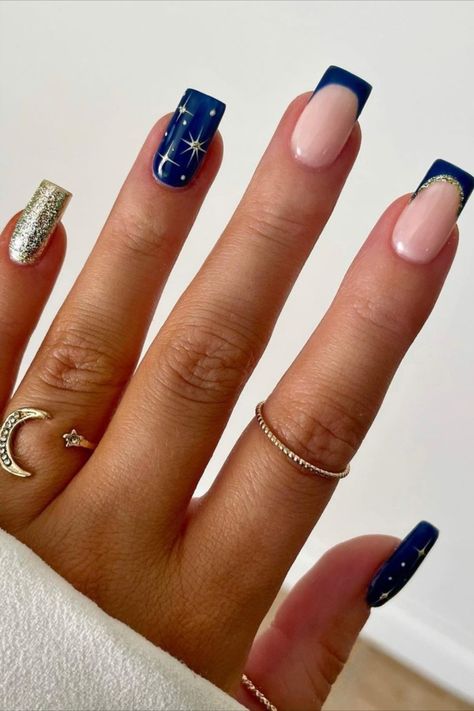 french tip nail designs Blue Gold Nails, Blue Nail Design, Blue Nail Ideas, Classy Fall Nails, Aries Women, Holiday Acrylic Nails, Dark Blue Nails, Ballet Nails, December Nails