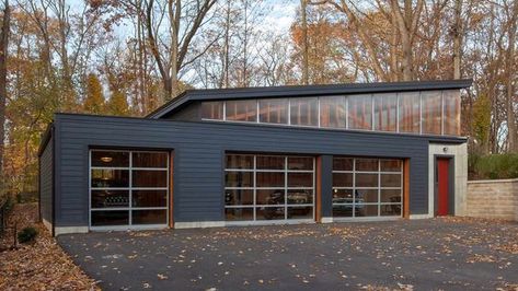 Vintage Modern Garage – HAUS | Architecture For Modern Lifestyles Adu Garage, Detached Garage Designs, Work Shops, Modern Garage Doors, Home Gym Design Garage, Garage Loft, Garage Style, Steel Framing, Modern Garage