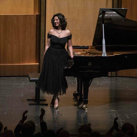 Khatia Buniatishvili on Instagram: “Salzburg. 21.08.2019 Grosses Festspielhaus.  Photo by @marcoborrelli_photographer #Salzburg #Austria #österreich #SalzburgFestival2019 #❤️…” Classical Concert Outfit, Recital Dress, Khatia Buniatishvili, Outdoorsy Style, Piano Recital, Concert Dresses, Classical Musicians, Salzburg Austria, Piano Player