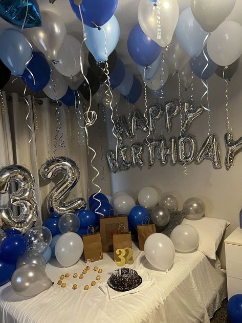 Bf Birthday Surprise, Cute Birthday Decorations For Boyfriend, Room Birthday Decoration Surprise Men, Decorating His Room For Birthday, Room Decor For Boyfriend Birthday, Bf Birthday Decoration Ideas, Decorating Bf Room For Birthday, Decorated Birthday Room Boyfriend, Happy Birthday Surprise Ideas