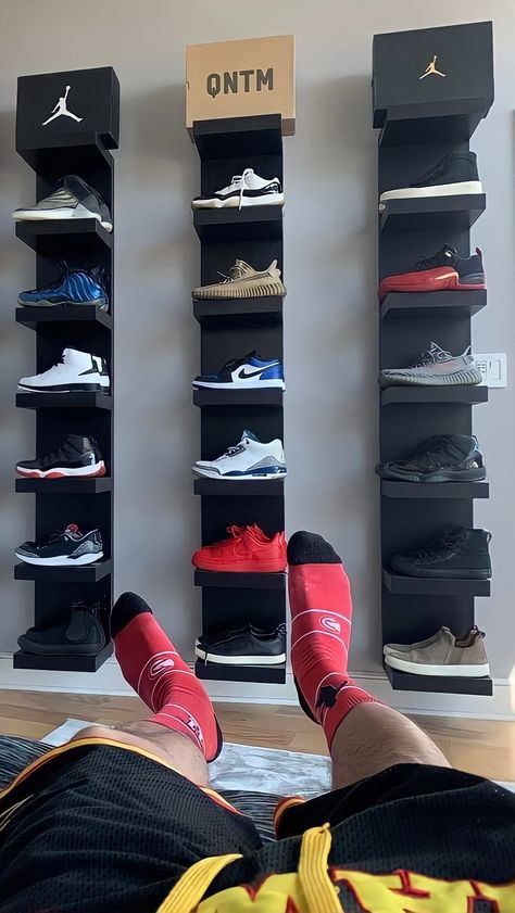 Sneakerhead Closet, Sports Room Boys, Wealthy Lifestyle Luxury, Sneakerhead Room, Bedroom Ideas For Small Rooms Cozy, Adidas Store, Shoe Room, Wealthy Lifestyle, Dark Skin Boys