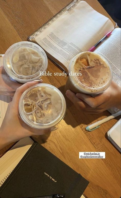 Christian Fellowship Aesthetic, Christian Woman Aesthetic Pictures, Christian Girl Mood Board, Christian Story Instagram, Apostolic Aesthetic, Godly Girl Aesthetic, Bible Study Group Aesthetic, Christian It Girl Aesthetic, Holy Girl Summer Aesthetic